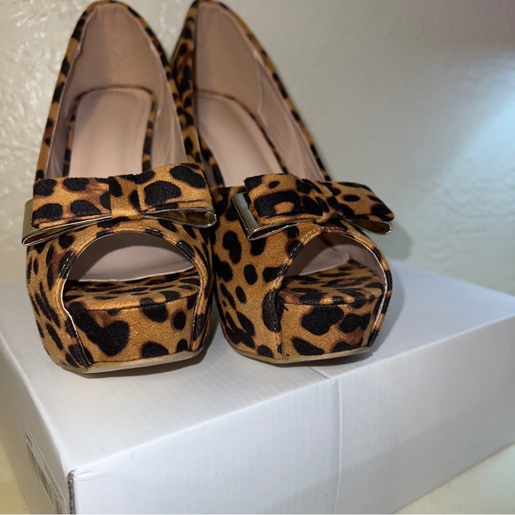 Leopard peep toe heels 🐆 - Picture 14 of 14